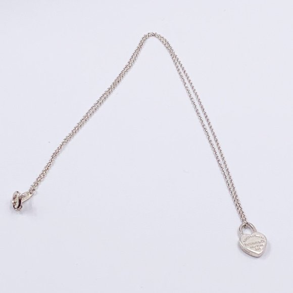 ❗️Sold❗️ Return to Tiffany Heart Lock Necklace - Picture 4 of 13